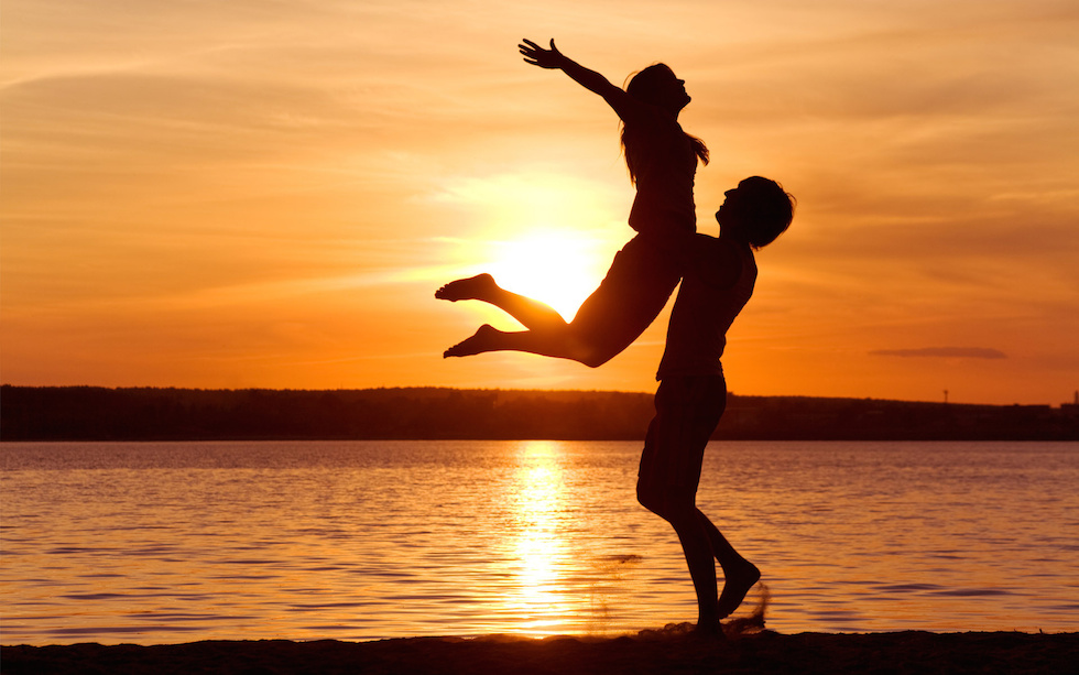 LOVE-MAN-WOMAN-SILHOUETTE-SUN-SUNSET-SEA-LAKE-BEACHOTHER1_1-google-140302